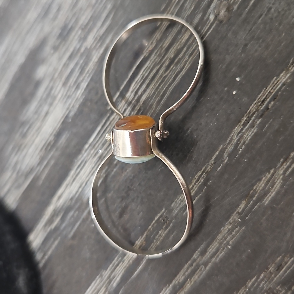 Elegant Silver Reversible Stone Ring - image 3